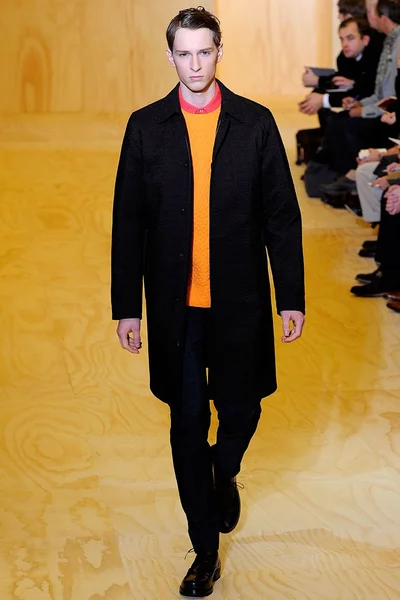 Look 19